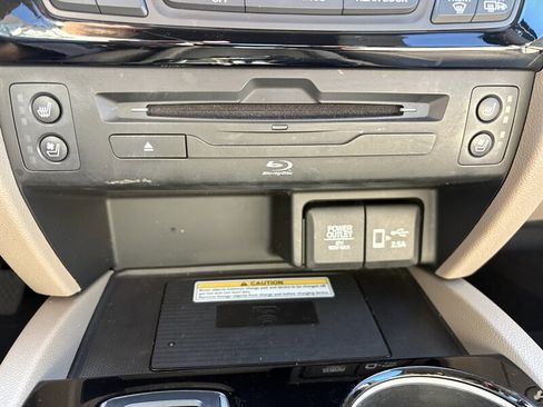 Used 2020 Honda Pilot Elite image 25