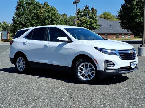 Used 2023 Chevrolet Equinox LT w/ Driver Convenience Package image 1