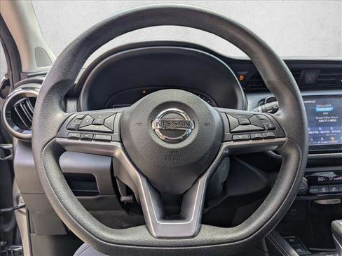Used 2021 Nissan Kicks SV FWD image 12
