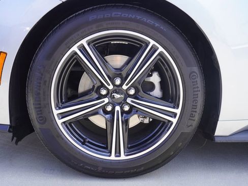 Used 2025 Ford Mustang Convertible RWD image 21