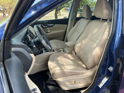 Used 2018 Nissan Rogue SV FWD image 14