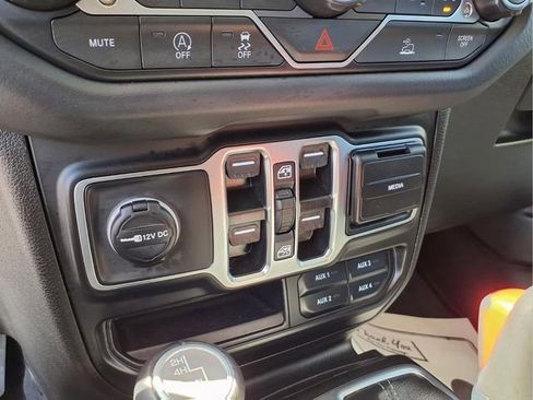 Used 2025 Jeep Gladiator Sport AWD/4WD image 20