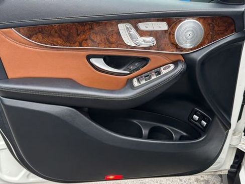 Used 2019 Mercedes-Benz GLC 350e 4MATIC image 12