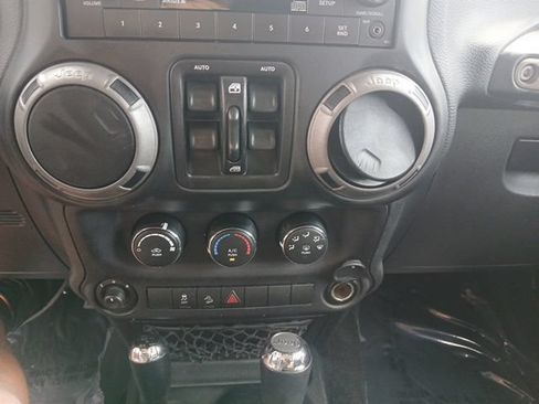 Used 2017 Jeep Wrangler Unlimited Sport w/ Quick Order Package 24S AWD/4WD image 34