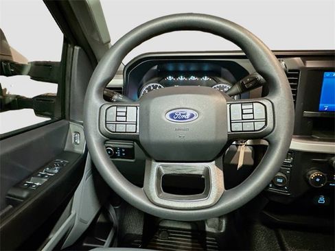 New 2026 Ford F250 XL w/ XL Chrome Package image 7