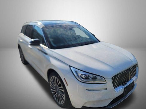 Used 2020 Lincoln Corsair Reserve w/ Equipment Group 202A AWD/4WD image 2