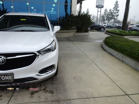 Used 2018 Buick Enclave Essence image 34