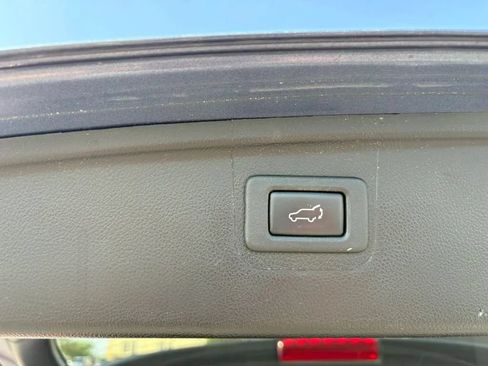 Used 2018 Subaru Outback 2.5i Limited AWD/4WD image 11