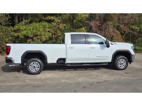 New 2026 GMC Sierra 2500 SLE w/ SLE Value Package; image 9