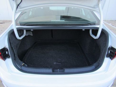 Used 2020 Volkswagen Jetta SE w/ SE Cold Weather Package image 21