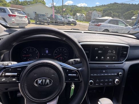 Used 2021 Kia Sportage LX AWD/4WD image 12