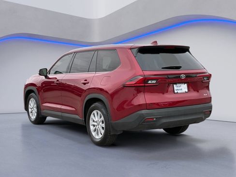 Used 2025 Toyota Grand Highlander FWD image 3