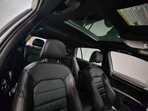 Used 2019 Volkswagen GTI SE w/ SE Experience Package image 12