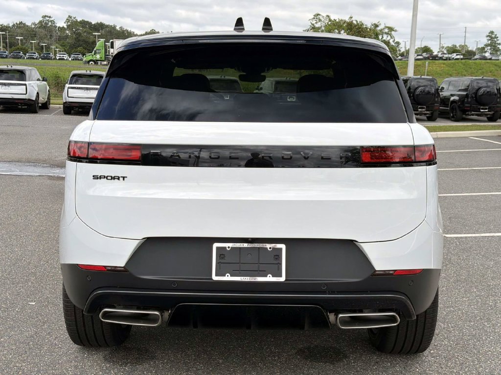 New 2027 Land Rover Range Rover Sport SE AWD/4WD image 4