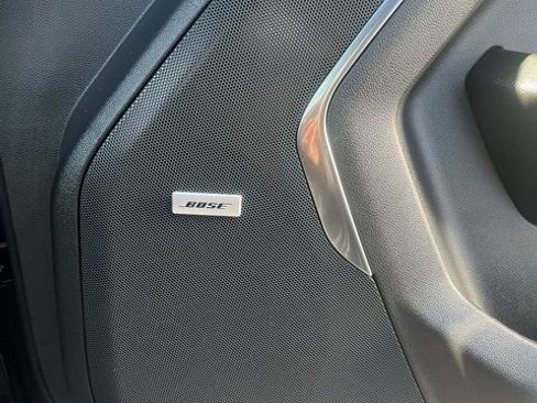 Used 2025 Chevrolet Suburban Premier image 33