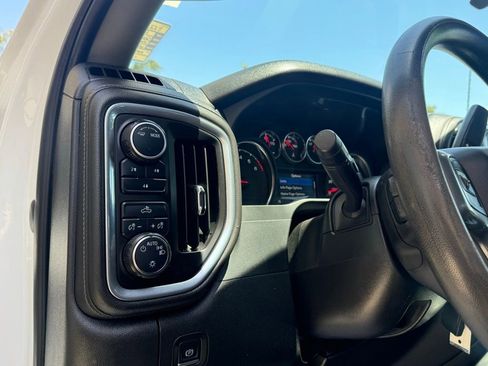 Used 2022 Chevrolet Silverado 2500 LT AWD/4WD image 15