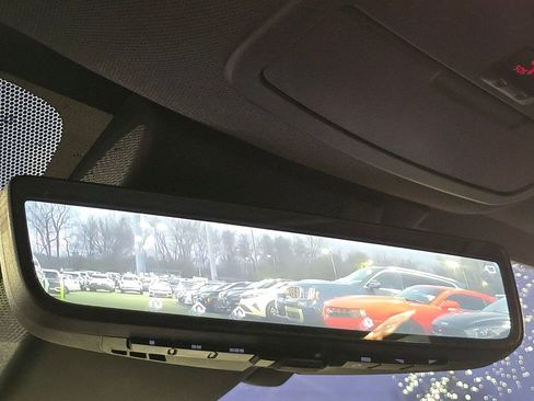 Used 2024 Toyota Sienna Platinum image 38