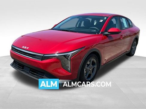 Used 2025 Kia K4 FWD image 1