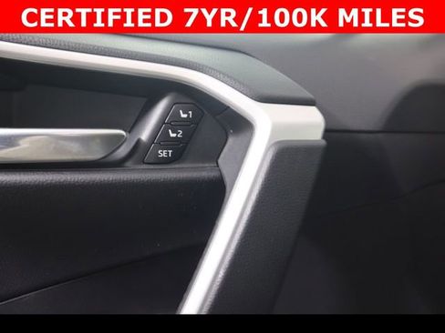Used 2022 Toyota RAV4 XLE Premium image 32