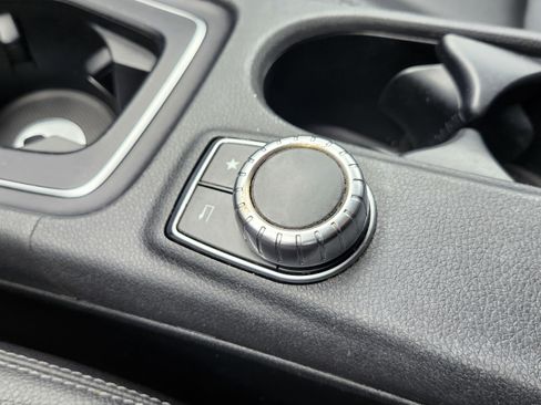 Used 2018 Mercedes-Benz CLA 250 4MATIC image 9