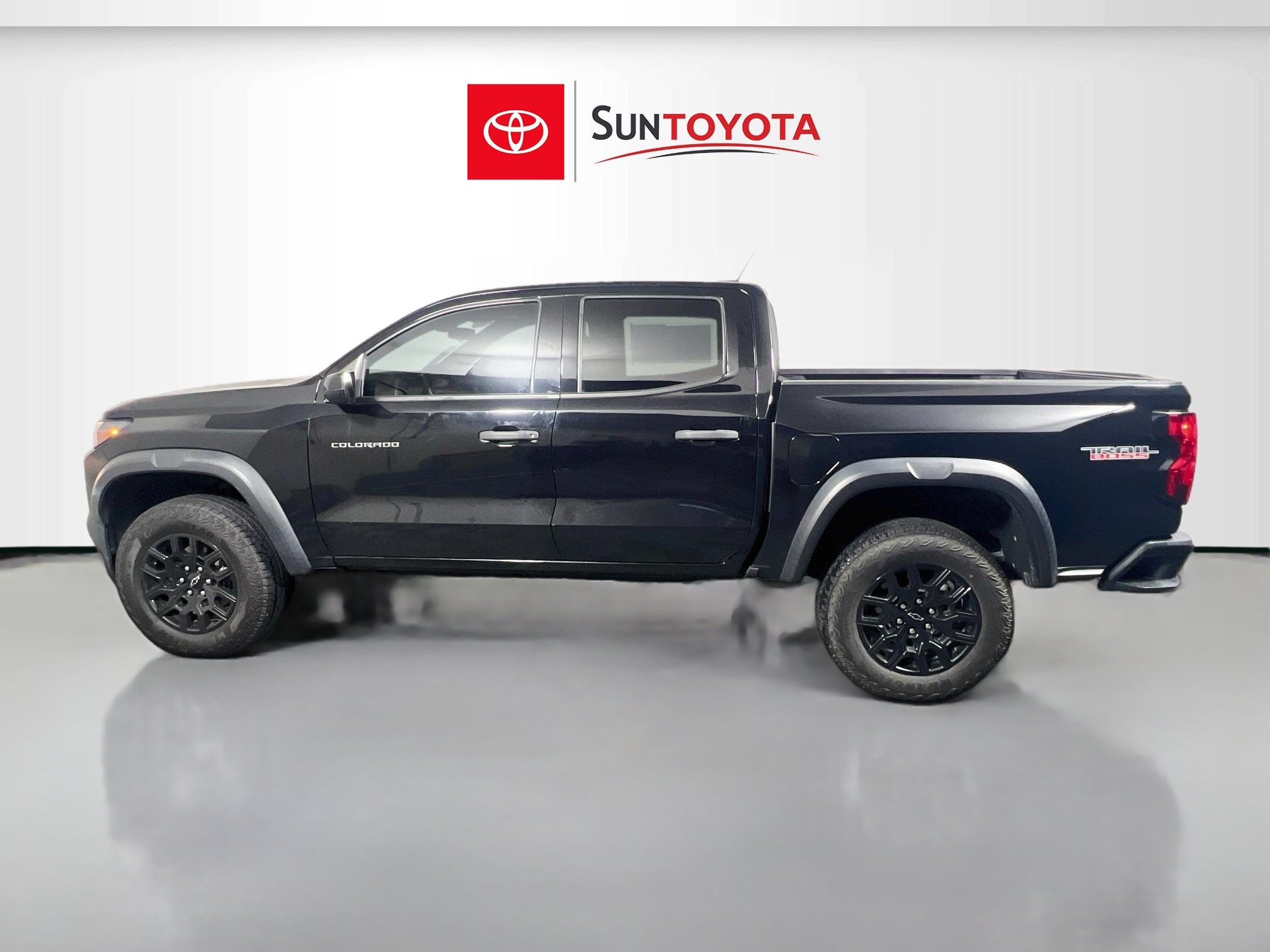 Used 2023 Chevrolet Colorado Trail Boss w/ Advanced Trailering Package AWD/4WD image 7