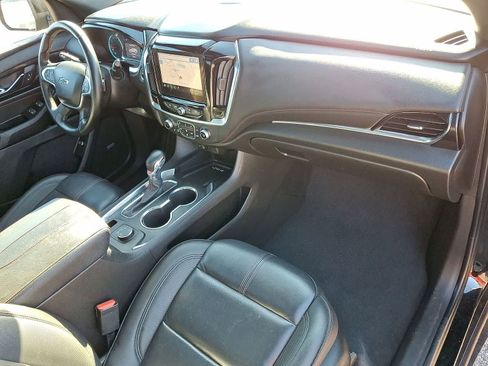 Used 2023 Chevrolet Traverse RS AWD/4WD image 36