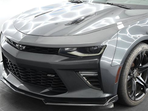 Used 2016 Chevrolet Camaro SS RWD image 7