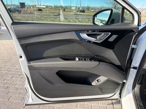 Used 2024 Audi Q4 e-tron Prestige w/ Black Optic Plus Package image 11