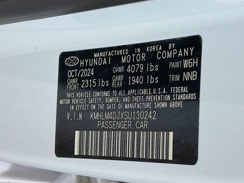 Certified 2025 Hyundai Elantra SEL image 26