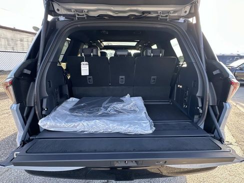 New 2025 Lincoln Navigator Reserve w/ Jet Appearance Package image 21