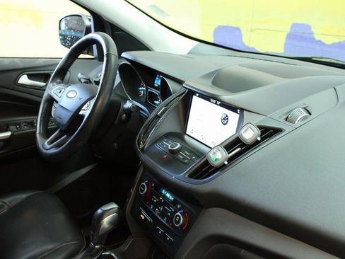 Used 2019 Ford Escape SEL image 10