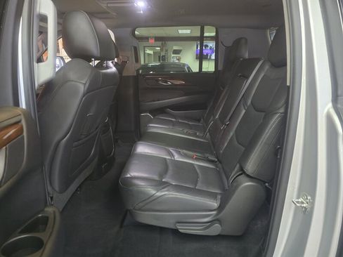Used 2017 Cadillac Escalade ESV Premium Luxury image 11