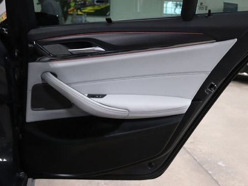 Used 2022 BMW M5 w/ Executive Package image 18