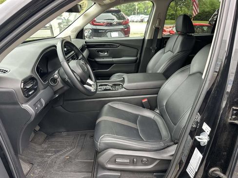 Used 2023 Honda Pilot Touring image 15