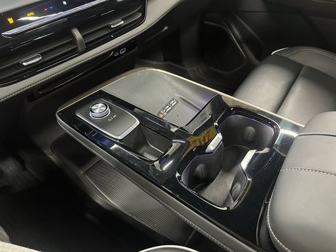 Certified 2025 Buick Enclave Avenir image 34