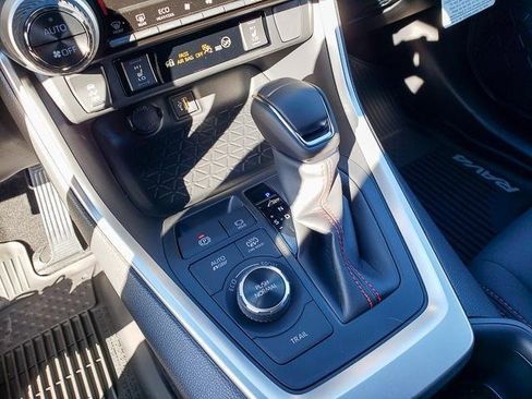 New 2025 Toyota RAV4 SE image 13
