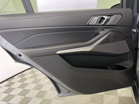 Used 2025 BMW X7 xDrive40i w/ Premium Package image 20