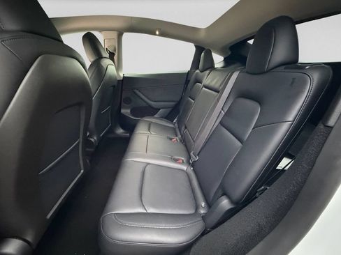 Used 2024 Tesla Model Y Long Range RWD image 28