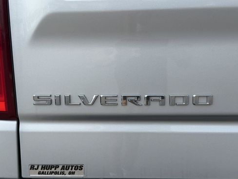 Used 2020 Chevrolet Silverado 1500 Custom w/ Custom Value Package AWD/4WD image 18