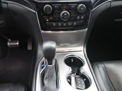 Used 2019 Jeep Grand Cherokee Limited w/ Luxury Group II AWD/4WD image 13