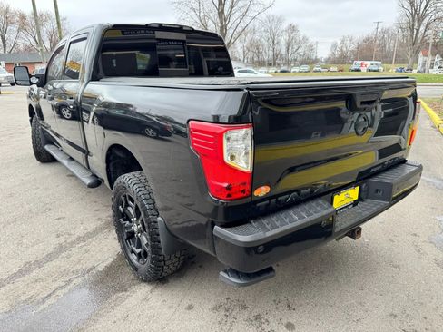 Used 2018 Nissan Titan SV w/ SV Convenience Package image 6