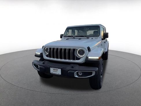 Used 2025 Jeep Wrangler Unlimited Sahara AWD/4WD image 7