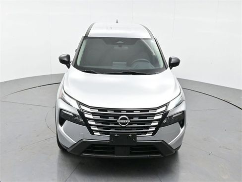 Used 2024 Nissan Rogue S image 32