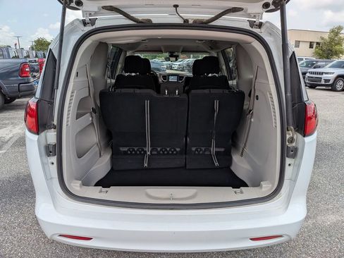 Used 2023 Chrysler Voyager LX FWD image 24