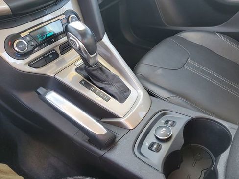 Used 2012 Ford Focus SEL image 26