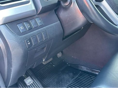Used 2018 Toyota Highlander XLE FWD image 34