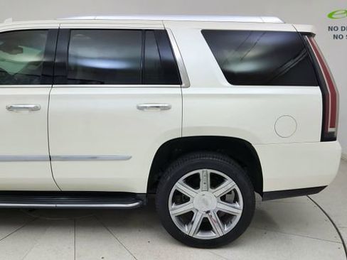 Used 2015 Cadillac Escalade Luxury RWD image 10