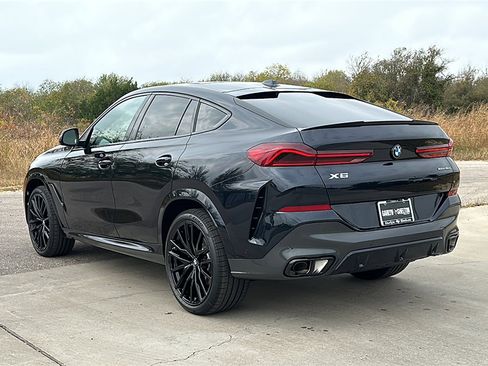 New 2026 BMW X6 xDrive40i w/ Climate Comfort Package image 6