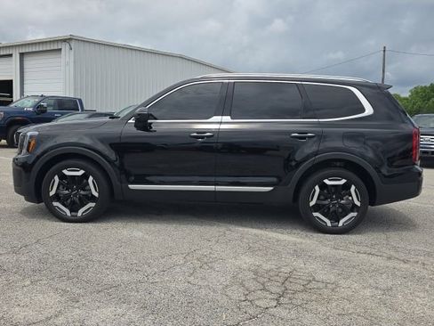 Used 2024 Kia Telluride S w/ S Sunroof Package FWD image 2
