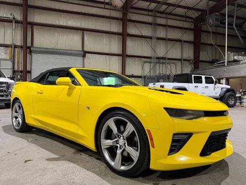 Used 2017 Chevrolet Camaro SS RWD image 12